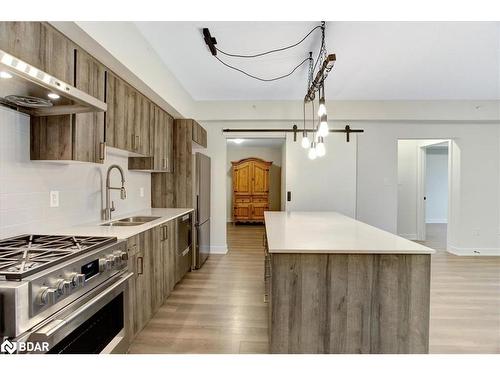 610-5 Chef Lane, Barrie, ON - Indoor Photo Showing Kitchen With Double Sink With Upgraded Kitchen