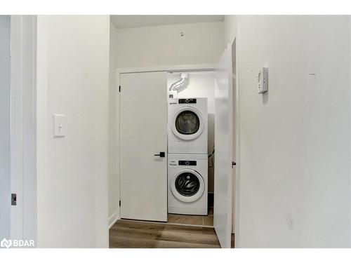 610-5 Chef Lane, Barrie, ON - Indoor Photo Showing Laundry Room