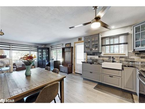 1087 Spooners Road, Innisfil, ON - Indoor Photo Showing Kitchen