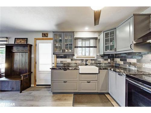 1087 Spooners Road, Innisfil, ON - Indoor Photo Showing Kitchen