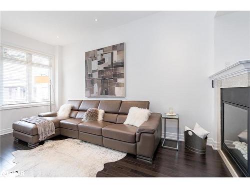 56 Wells Orchard Crescent, King City, ON - Indoor Photo Showing Living Room