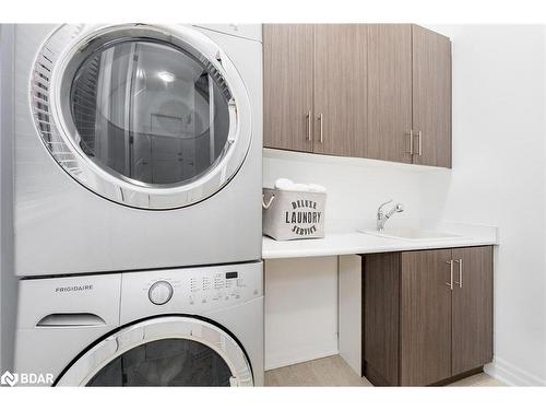 56 Wells Orchard Crescent, King City, ON - Indoor Photo Showing Laundry Room