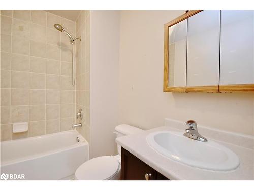 9-175 Stanley Street, Barrie, ON - Indoor Photo Showing Bathroom