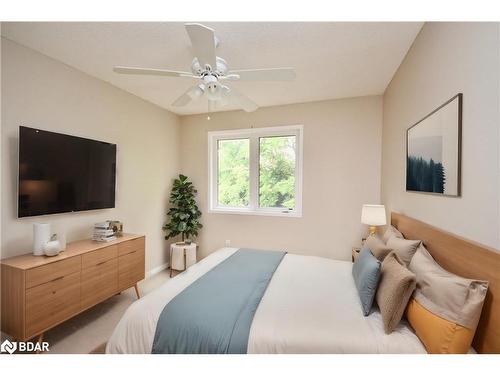 9-175 Stanley Street, Barrie, ON - Indoor Photo Showing Bedroom