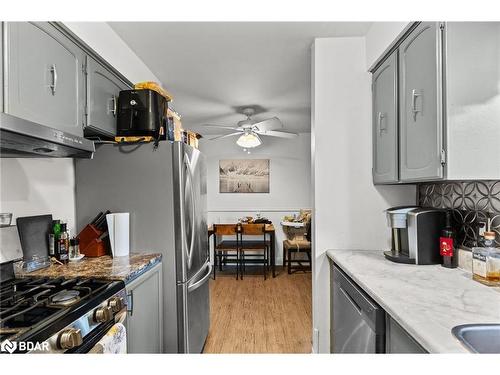 5 East Gate, Barrie, ON - Indoor Photo Showing Kitchen