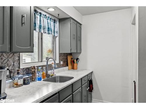 5 East Gate, Barrie, ON - Indoor Photo Showing Kitchen