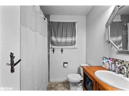 5 East Gate, Barrie, ON - Indoor Photo Showing Bathroom