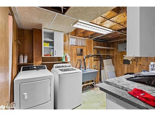 5 East Gate, Barrie, ON - Indoor Photo Showing Laundry Room