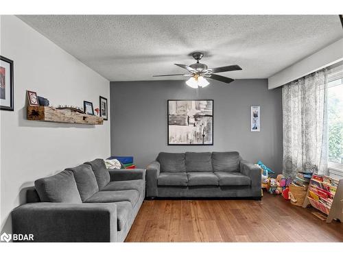 5 East Gate, Barrie, ON - Indoor Photo Showing Living Room