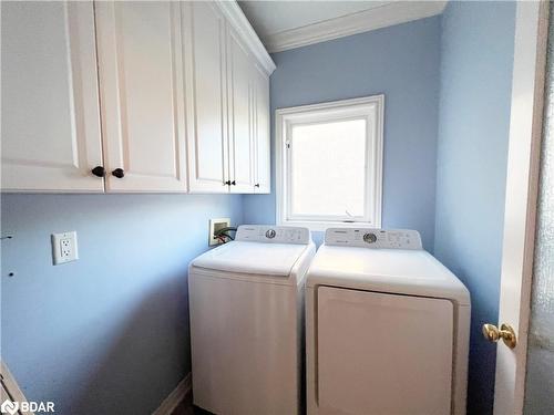 33 Cumming Drive, Barrie, ON - Indoor Photo Showing Laundry Room