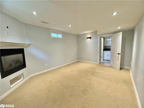 33 Cumming Drive, Barrie, ON - Indoor With Fireplace