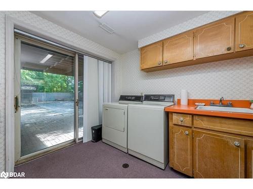 16 Tower Crescent, Barrie, ON - Indoor Photo Showing Laundry Room