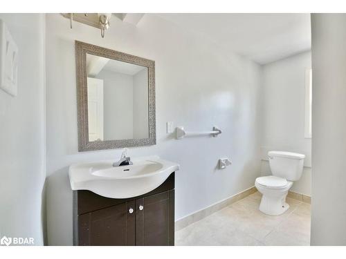 124 Berczy Street, Barrie, ON - Indoor Photo Showing Bathroom