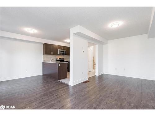 3-31 Madelaine Drive, Barrie, ON - Indoor Photo Showing Kitchen