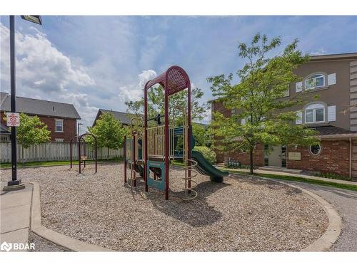 25-137 Sydenham Wells, Barrie, ON - Outdoor