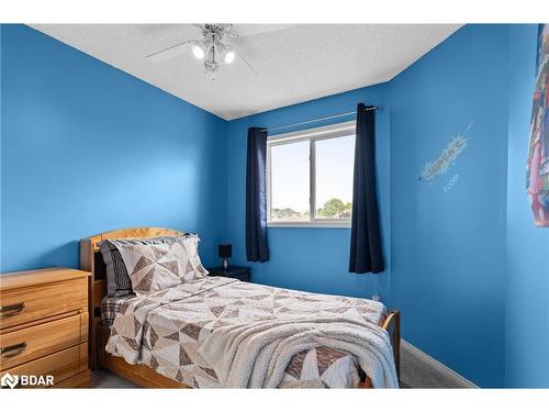 23 Churchland Drive, Barrie, ON - Indoor Photo Showing Bedroom