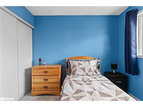 23 Churchland Drive, Barrie, ON - Indoor Photo Showing Bedroom