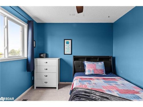 23 Churchland Drive, Barrie, ON - Indoor Photo Showing Bedroom