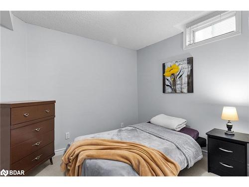 23 Churchland Drive, Barrie, ON - Indoor Photo Showing Bedroom