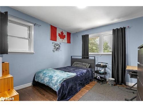 126 Adelaide Street N, Lindsay, ON - Indoor Photo Showing Bedroom