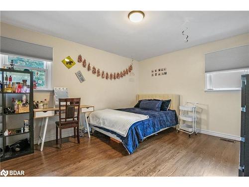 126 Adelaide Street N, Lindsay, ON - Indoor Photo Showing Bedroom