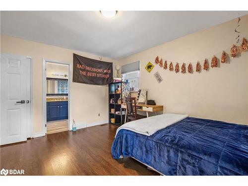 126 Adelaide Street N, Lindsay, ON - Indoor Photo Showing Bedroom