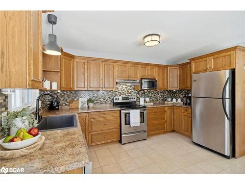 38 Wesley Avenue, Wasaga Beach, ON - Indoor Photo Showing Kitchen