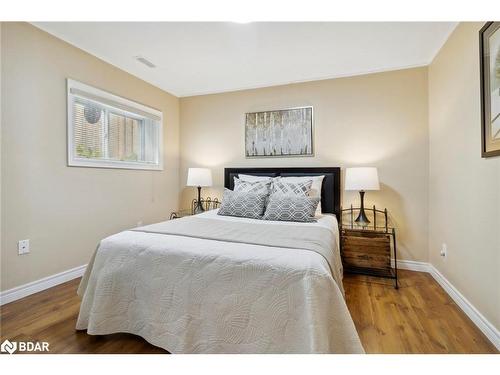 38 Wesley Avenue, Wasaga Beach, ON - Indoor Photo Showing Bedroom