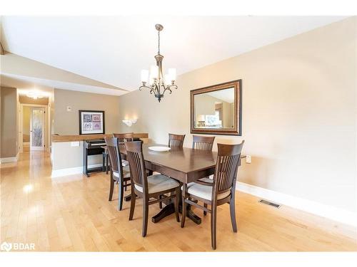 8 White Pine Place, Barrie, ON - Indoor Photo Showing Dining Room