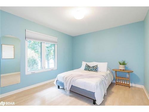 8 White Pine Place, Barrie, ON - Indoor Photo Showing Bedroom