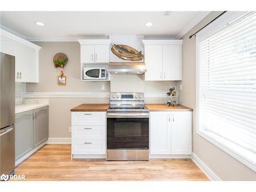 46 Kell Place, Barrie, ON - Indoor Photo Showing Kitchen