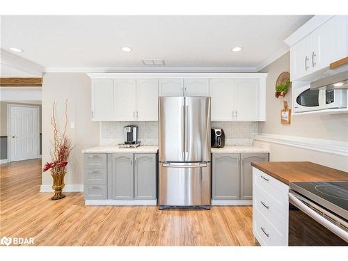 46 Kell Place, Barrie, ON - Indoor Photo Showing Kitchen