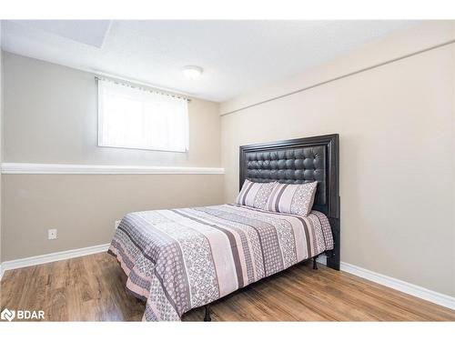 46 Kell Place, Barrie, ON - Indoor Photo Showing Bedroom