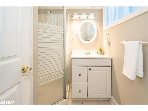 46 Kell Place, Barrie, ON - Indoor Photo Showing Bathroom