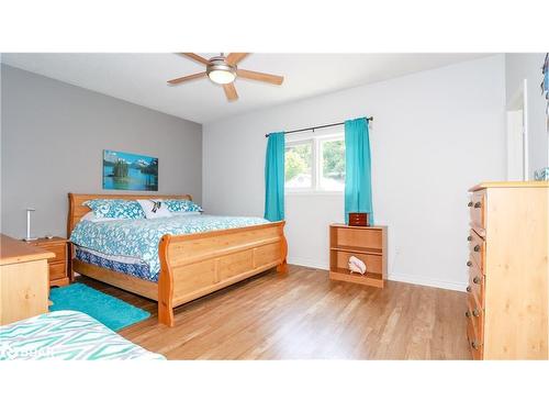 59 Silver Trail, Barrie, ON - Indoor Photo Showing Bedroom