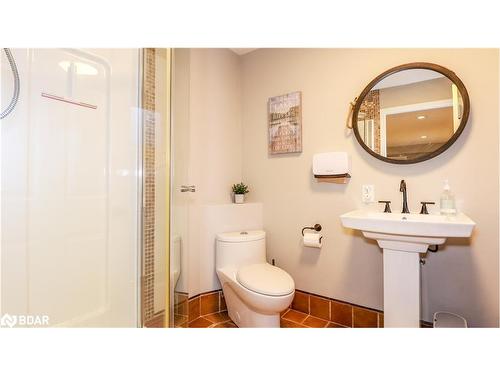 2169 Willard Avenue, Innisfil, ON - Indoor Photo Showing Bathroom