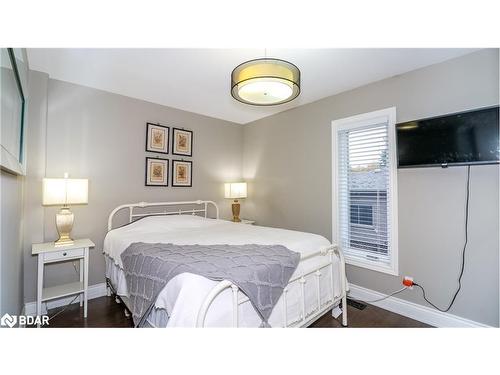 2169 Willard Avenue, Innisfil, ON - Indoor Photo Showing Bedroom