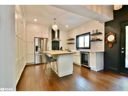 107 Burton Avenue, Barrie, ON - Indoor Photo Showing Kitchen With Upgraded Kitchen