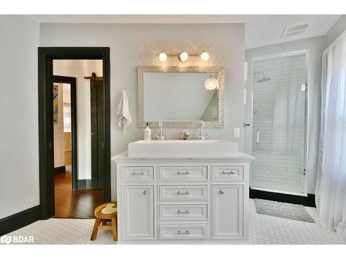 107 Burton Avenue, Barrie, ON - Indoor Photo Showing Bathroom