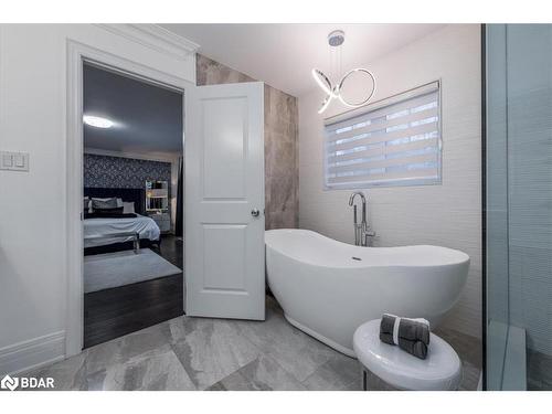 1 Curtis Way, Springwater, ON - Indoor Photo Showing Bathroom