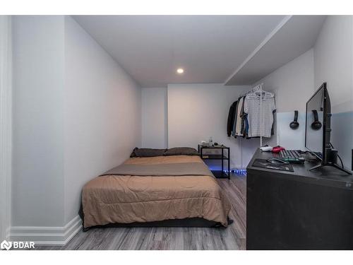 1 Curtis Way, Springwater, ON - Indoor Photo Showing Bedroom