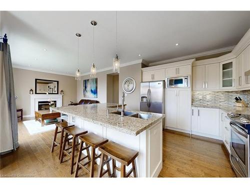 740 Rayner Court, Milton, ON - Indoor Photo Showing Kitchen With Double Sink With Upgraded Kitchen