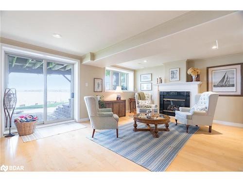 431 Mundy'S Bay Road, Midland, ON - Indoor Photo Showing Living Room With Fireplace