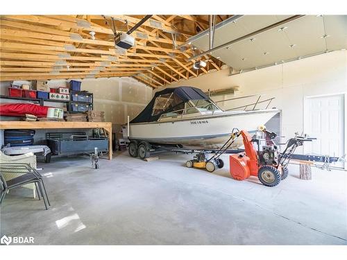 431 Mundy'S Bay Road, Midland, ON - Indoor Photo Showing Garage