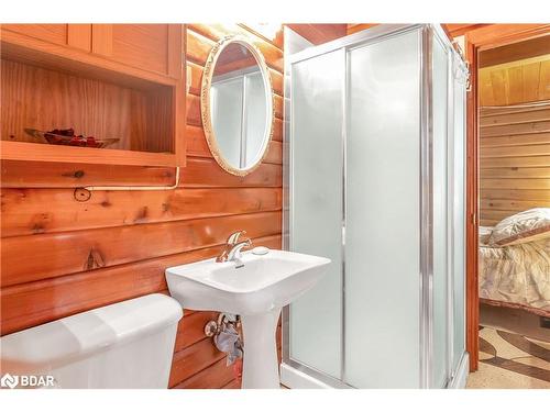 1070 Chaikof Rd Road, Bracebridge, ON - Indoor Photo Showing Bathroom