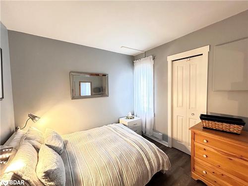 416-14 Dawson Drive, Collingwood, ON - Indoor Photo Showing Bedroom