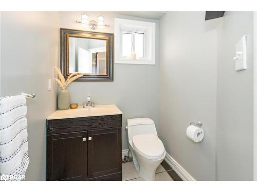 142 Livingstone Street W, Barrie, ON - Indoor Photo Showing Bathroom