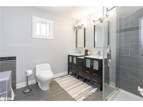 142 Livingstone Street W, Barrie, ON - Indoor Photo Showing Bathroom