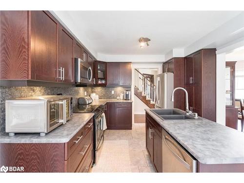 142 Livingstone Street W, Barrie, ON - Indoor Photo Showing Kitchen With Double Sink With Upgraded Kitchen