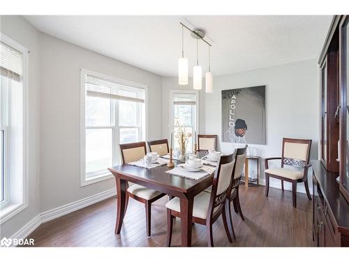 142 Livingstone Street W, Barrie, ON - Indoor Photo Showing Dining Room